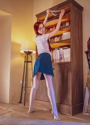 Развратная заучка разделась до гола